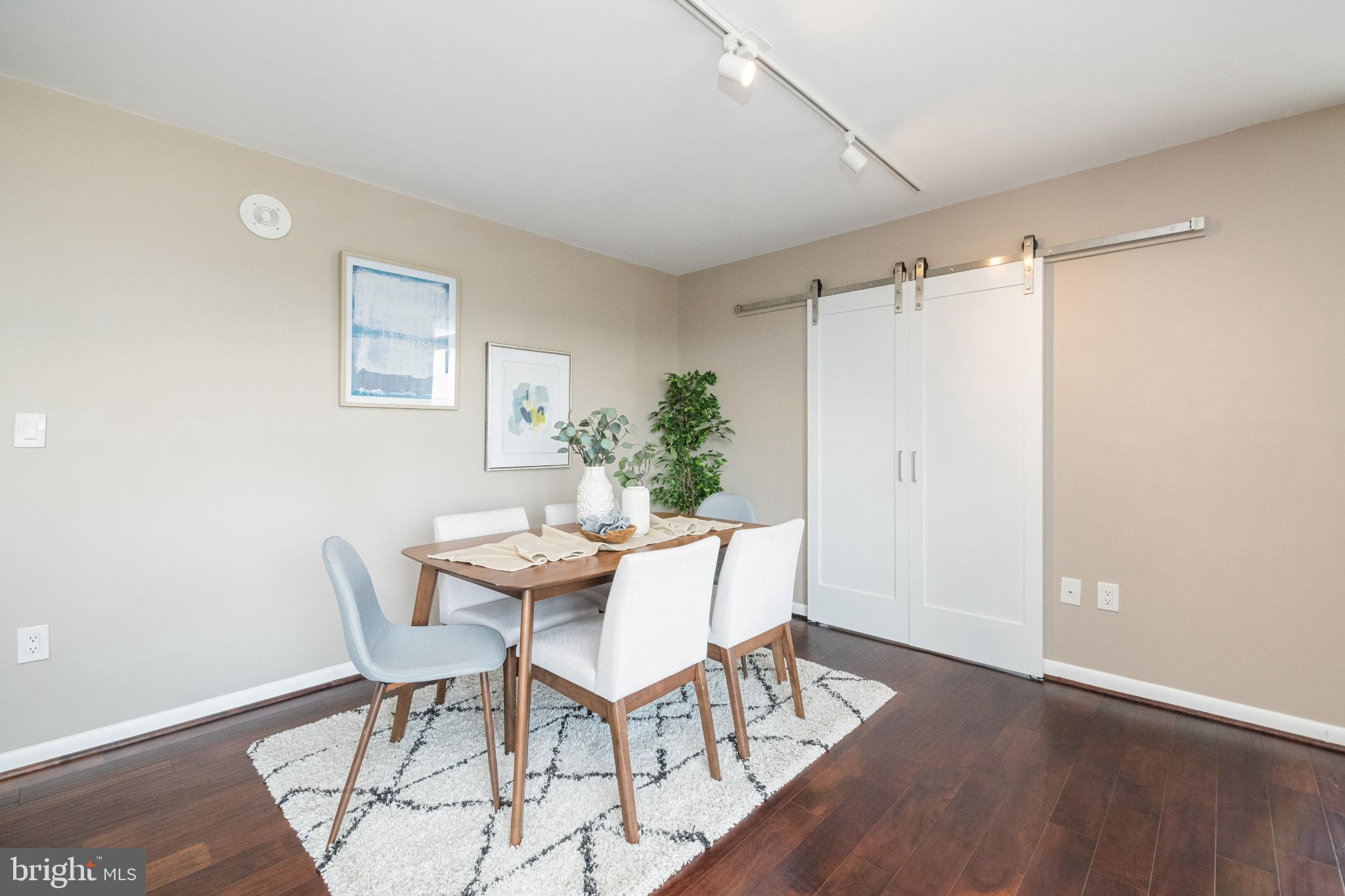 205 East Joppa Road, Unit 2009 Towson, MD 21286 - Photo 9 of 28 Bright and inviting dining space awaits gatheri...