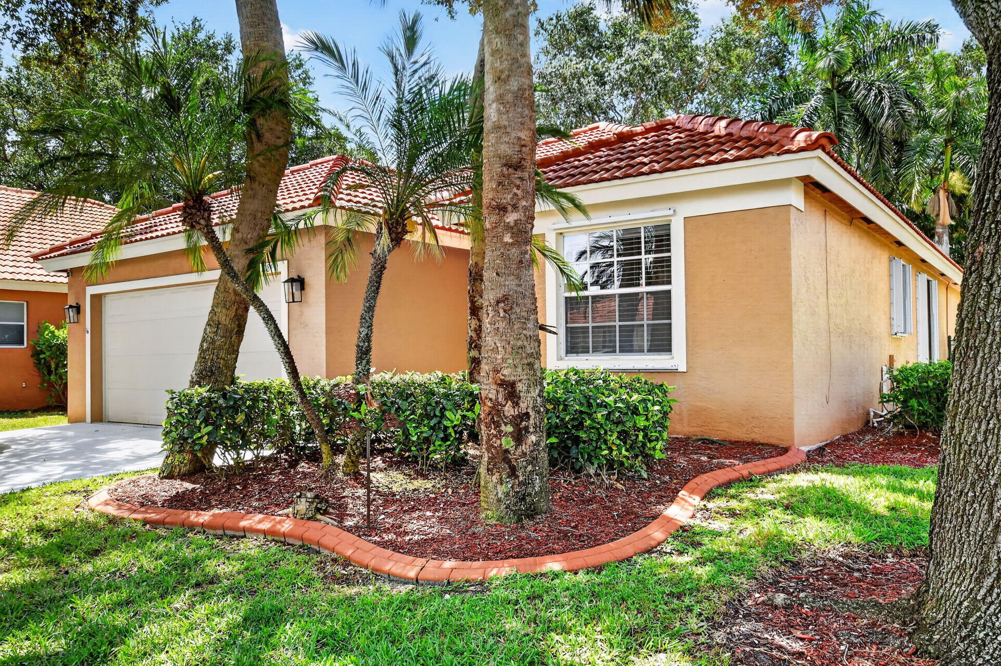 1084 Aspri Way Riviera Beach, FL 33418 - Photo 3 of 78 3-web-or-mls-DSC_3552