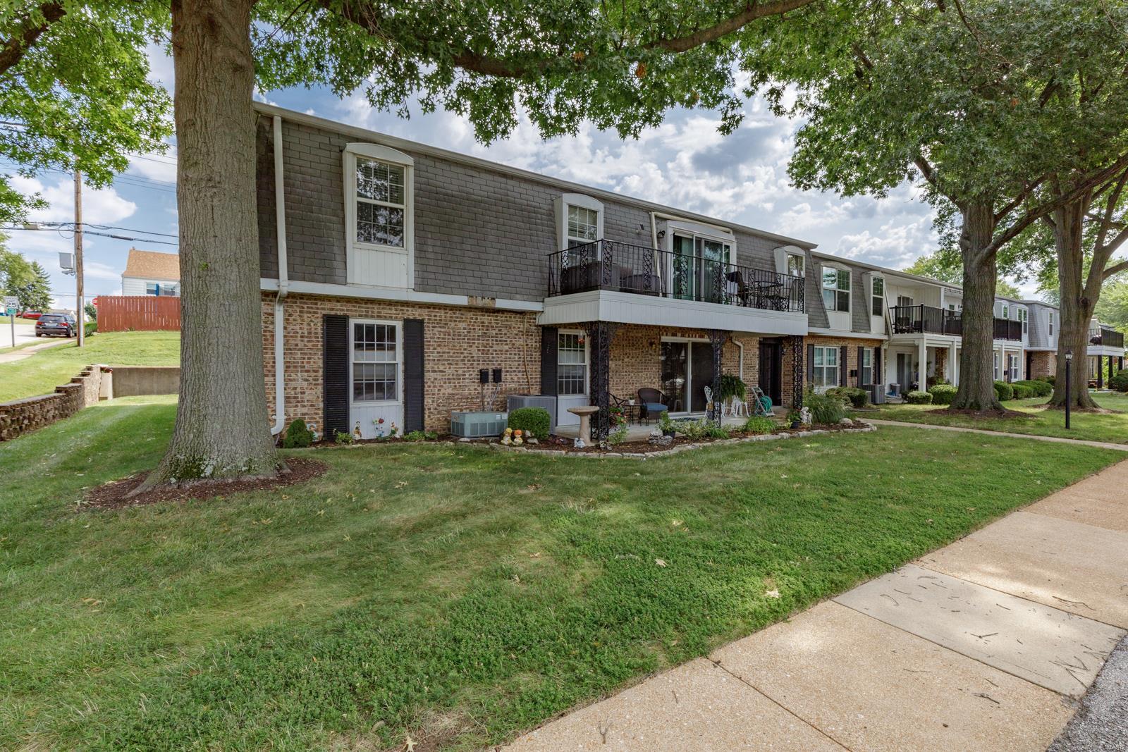 1660 Blue Ridge Drive, Unit A St. Louis, MO 63125 - Photo 3 of 27
