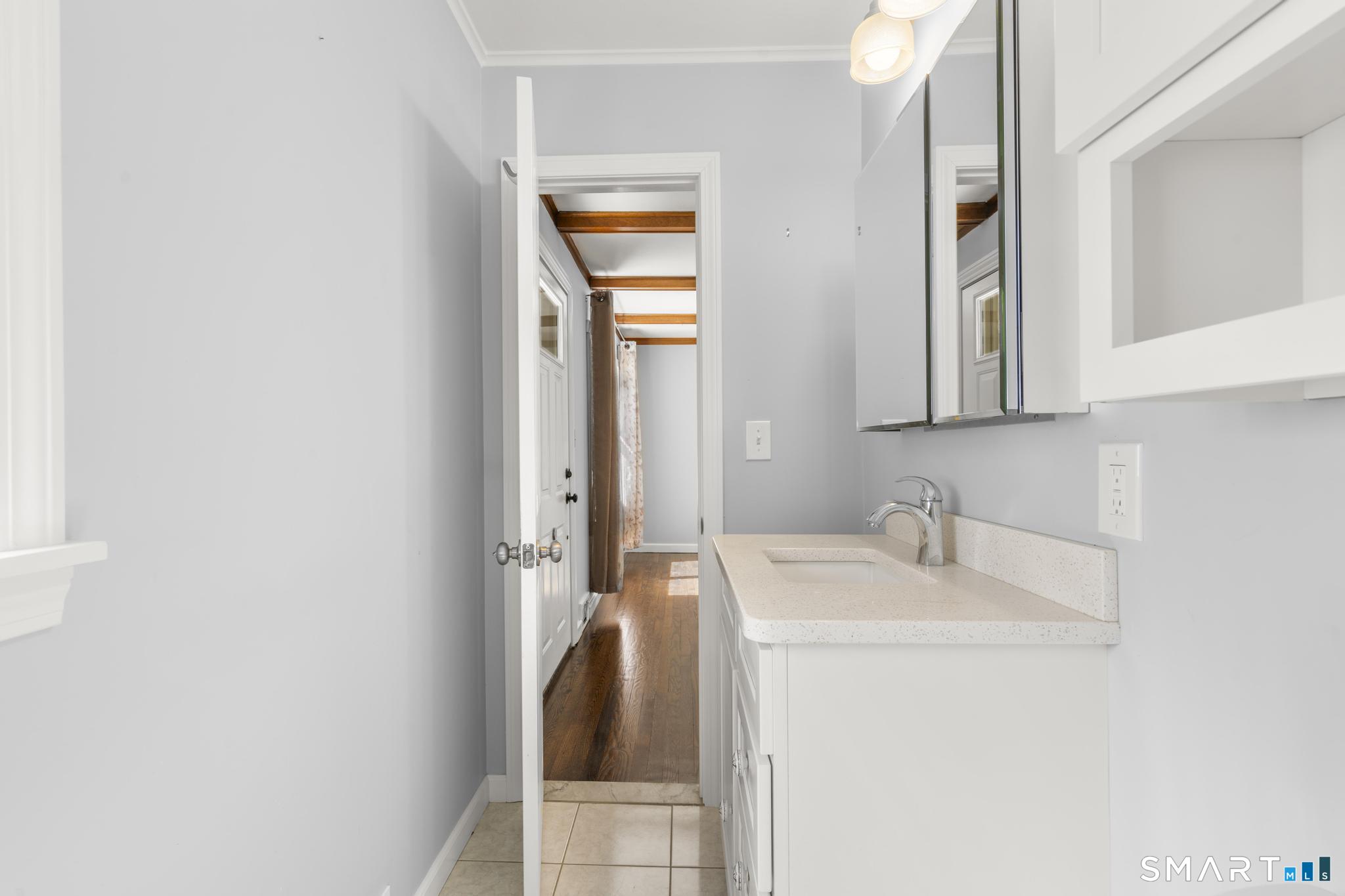 48 Prospect Avenue East Lyme, CT 06357 - Photo 23 of 38