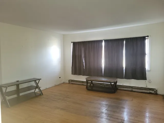 $74,900 | 3512 Warren Avenue, Unit 5, Bellwood, IL 60104