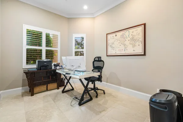$3,595,000 | 33 Spanish River Drive, Ocean Ridge, FL 33435
