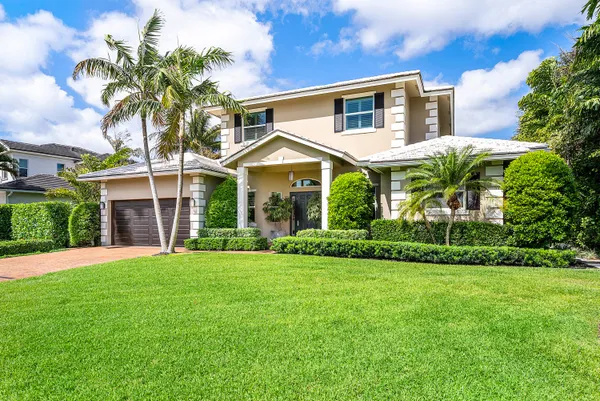 $3,595,000 | 33 Spanish River Drive, Ocean Ridge, FL 33435
