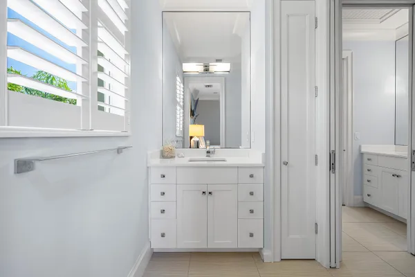 $3,595,000 | 33 Spanish River Drive, Ocean Ridge, FL 33435
