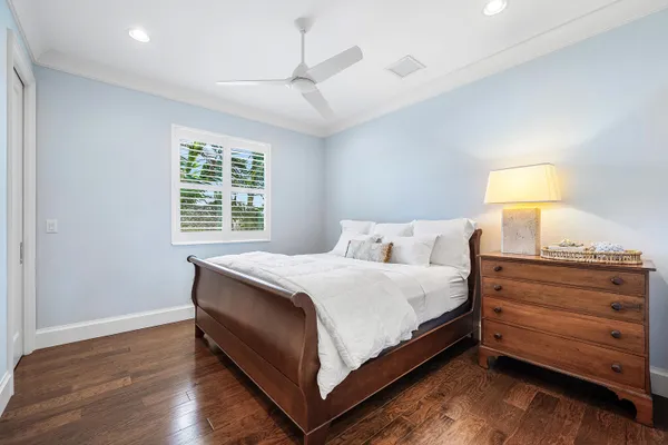 $3,595,000 | 33 Spanish River Drive, Ocean Ridge, FL 33435