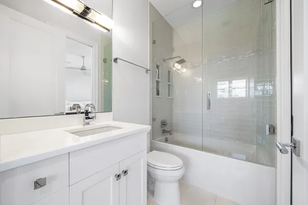 $3,595,000 | 33 Spanish River Drive, Ocean Ridge, FL 33435