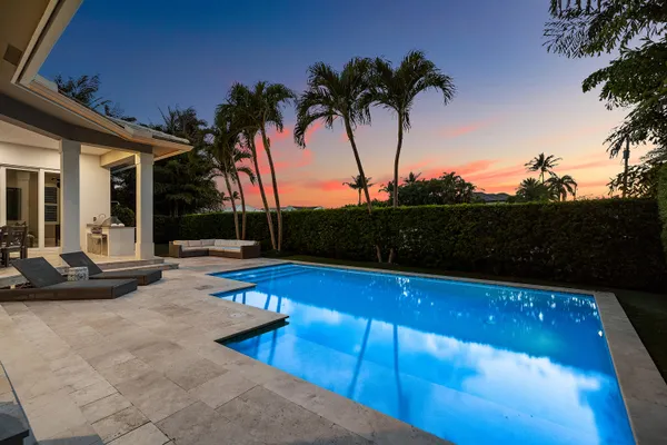 $3,595,000 | 33 Spanish River Drive, Ocean Ridge, FL 33435