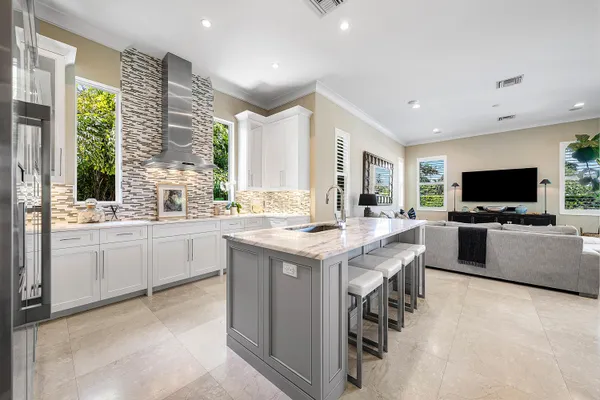 $3,595,000 | 33 Spanish River Drive, Ocean Ridge, FL 33435
