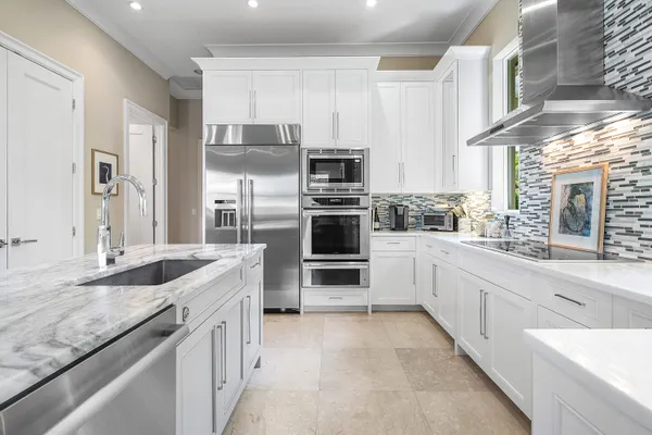 $3,595,000 | 33 Spanish River Drive, Ocean Ridge, FL 33435