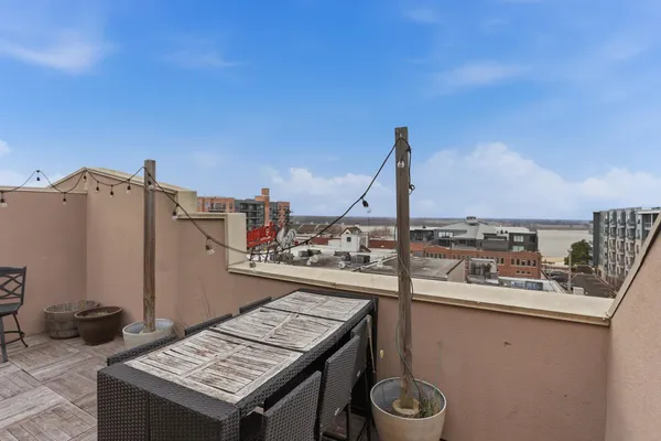 $425,000 | 65 East Pontotoc Avenue, Unit 303, Memphis, TN 38103