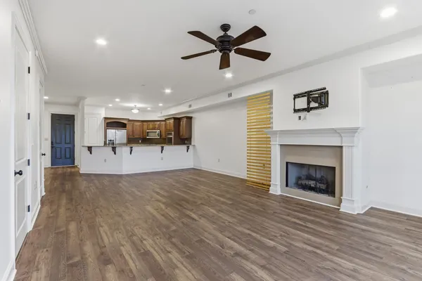 $425,000 | 65 East Pontotoc Avenue, Unit 303, Memphis, TN 38103