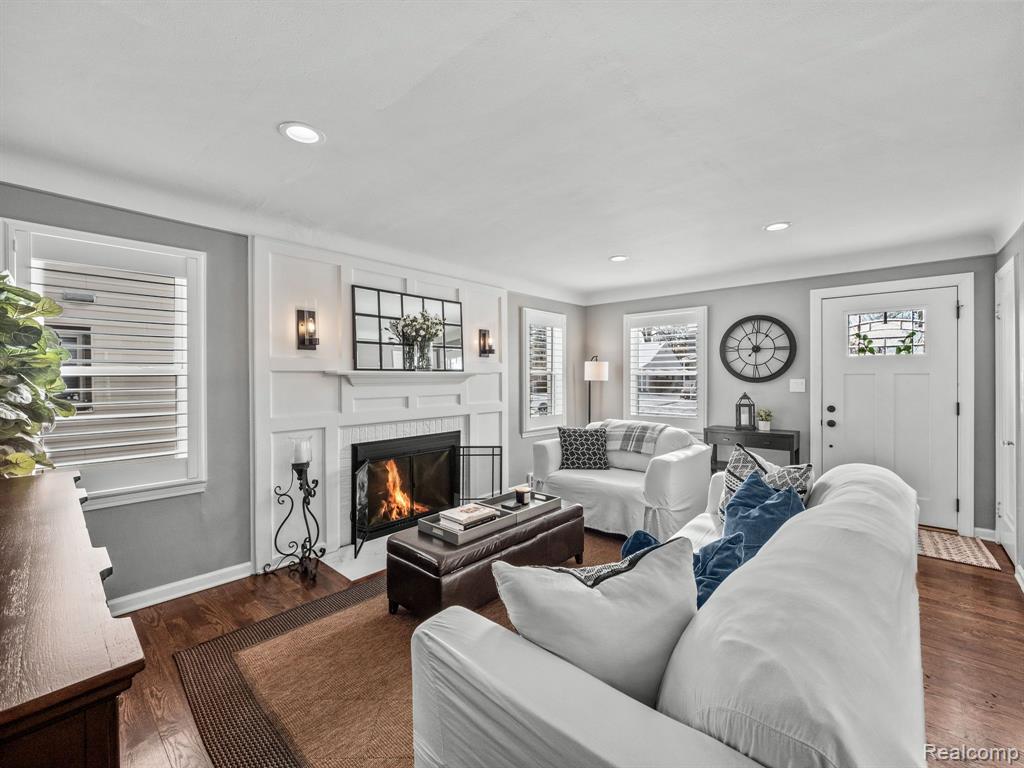 812 Cambridge Road Berkley, MI 48072 - Photo 5 of 32 Gallery Image 5