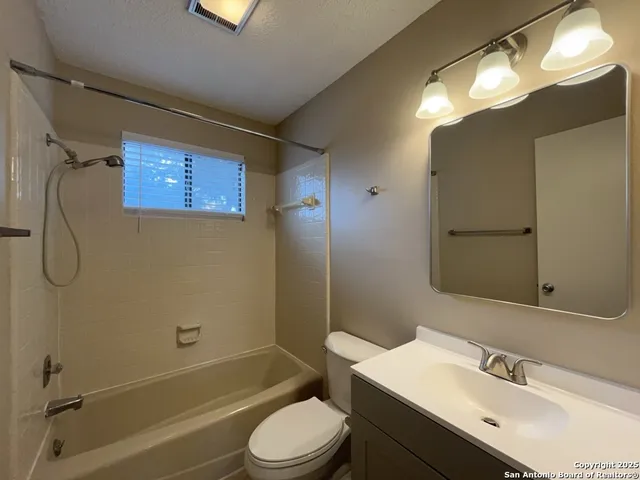 $1,275 | 309 West Highland Drive, Boerne, TX 78006