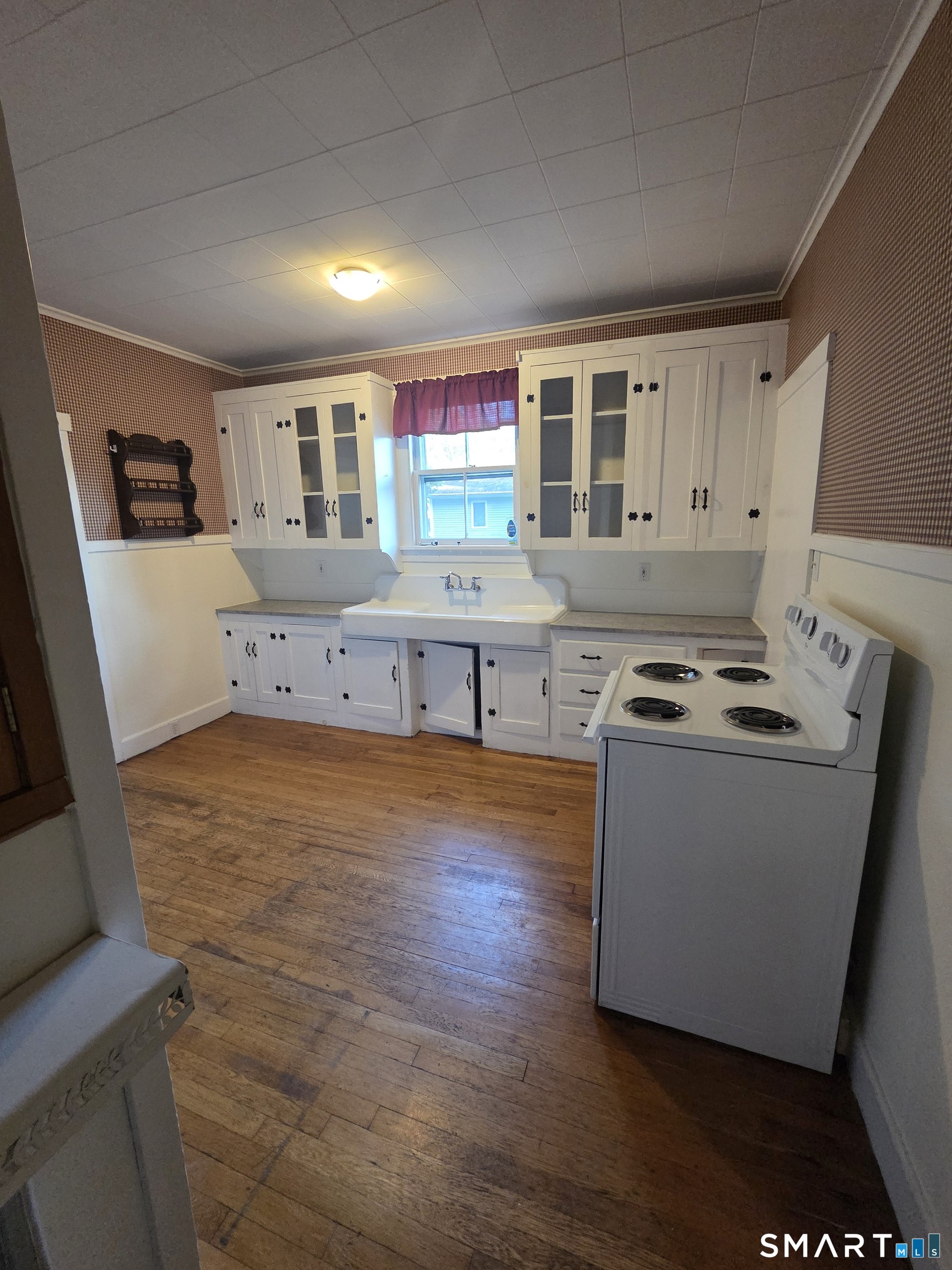 72 Godfrey Street Groton, CT 06340 - Photo 8 of 12
