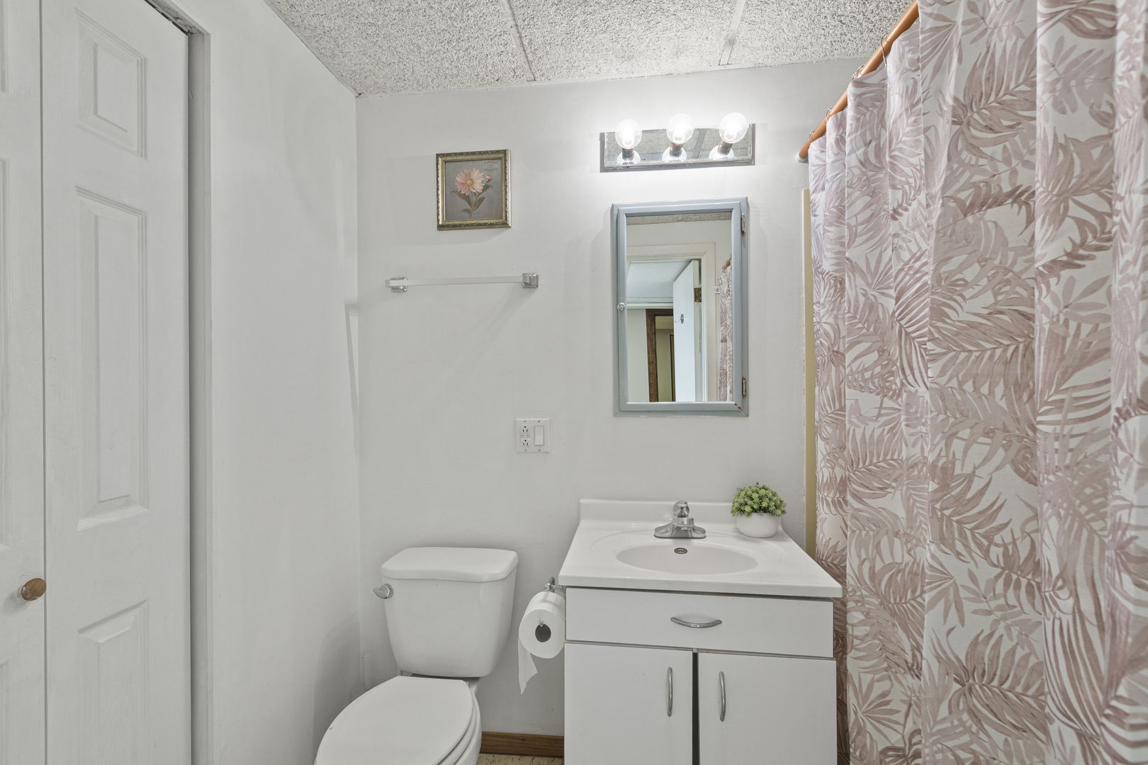 933 Ridge Avenue Mundelein, IL 60060 - Photo 12 of 17