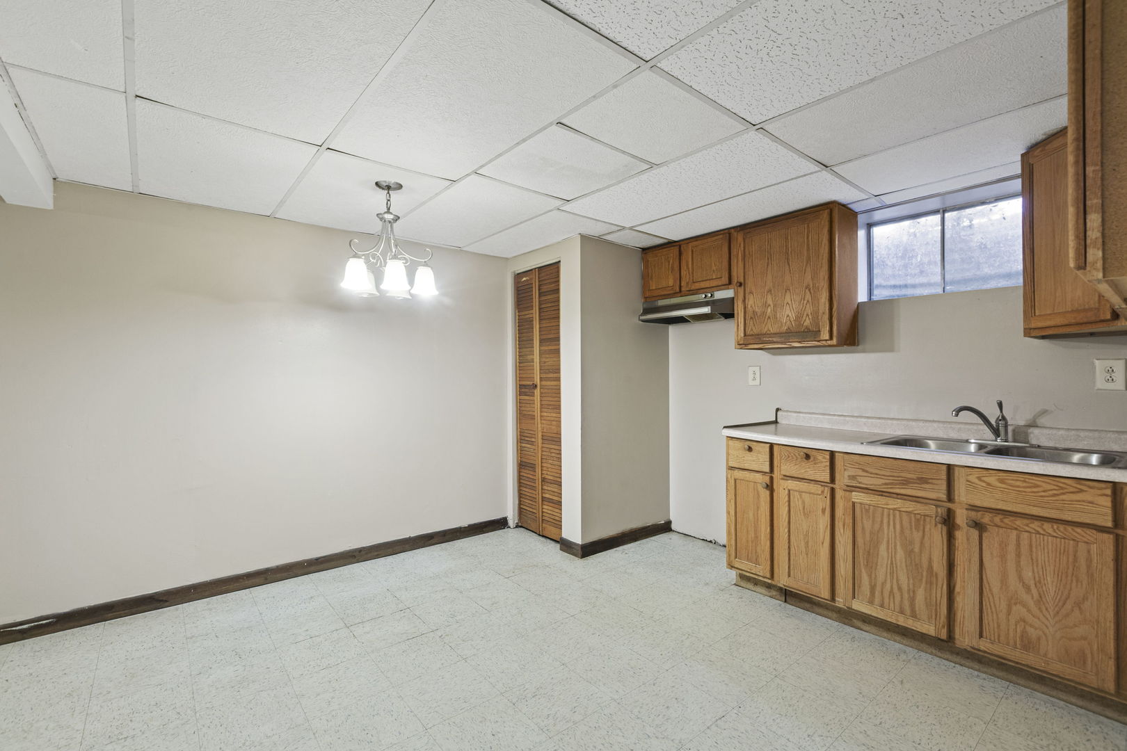 933 Ridge Avenue Mundelein, IL 60060 - Photo 10 of 17