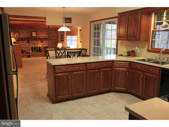 316 Fairview Road Reading, PA 19606 - Photo 9 of 23 Kitchen