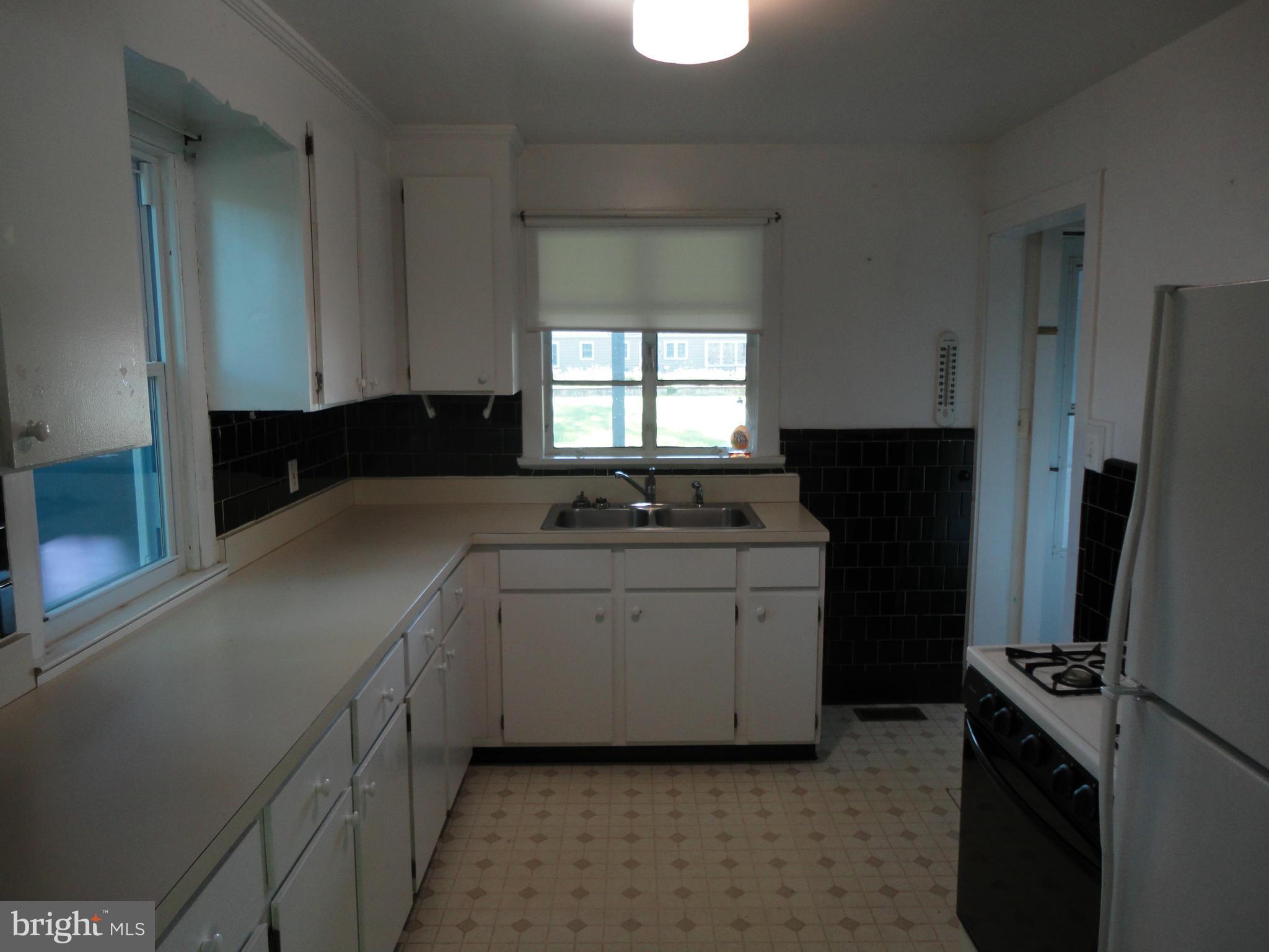 131 Blue Ridge Street Warrenton, VA 20186 - Photo 7 of 18 Kitchen