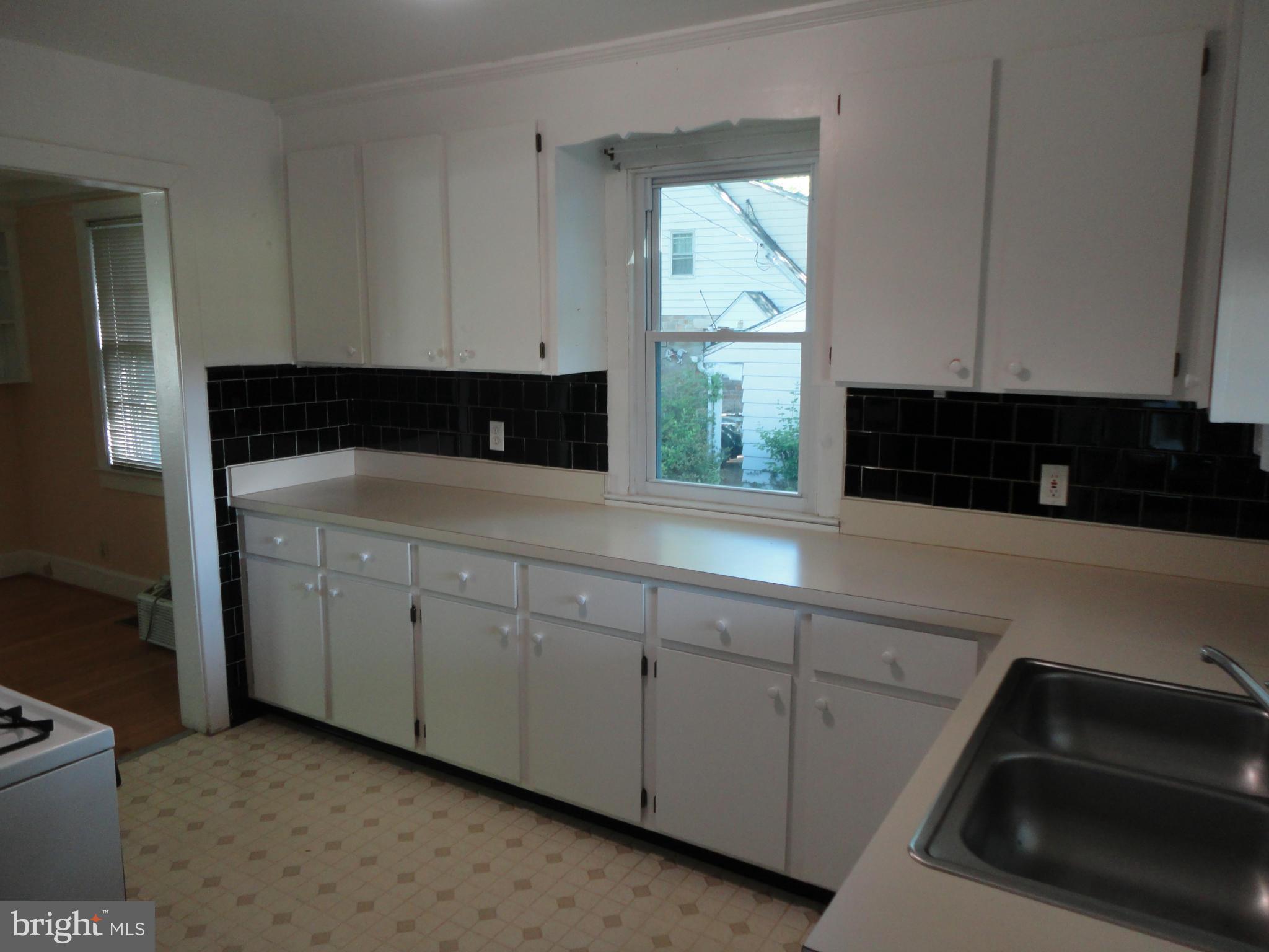 131 Blue Ridge Street Warrenton, VA 20186 - Photo 8 of 18 Kitchen