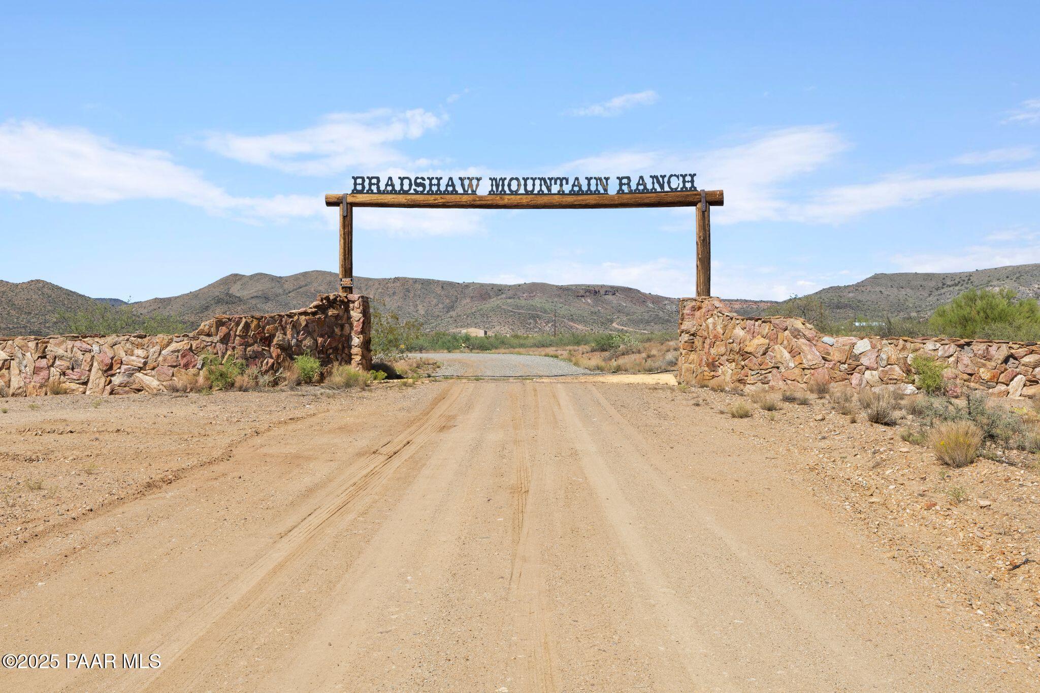 17200 South Dripping Springs Road Mayer, AZ 86333 - Photo 2 of 51 Community