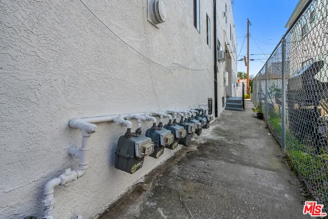 $1,650,000 | 123 South Westmoreland Avenue, Los Angeles, CA 90004