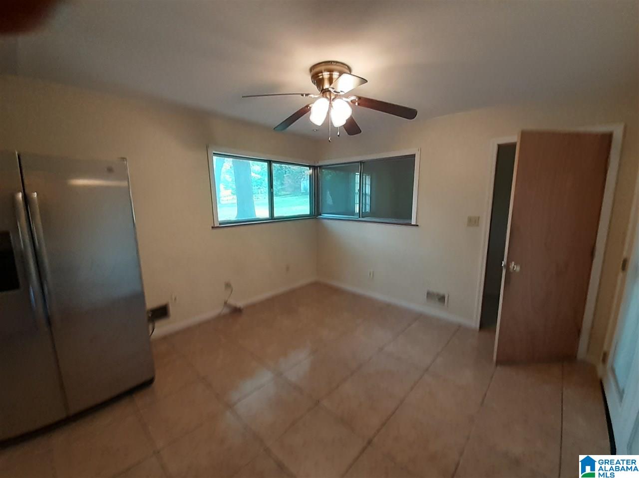 432 Ridgewood Avenue Fairfield, AL 35064 - Photo 5 of 20
