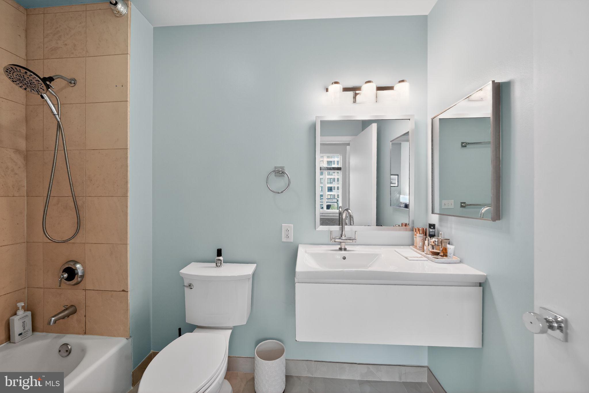 1900 Hamilton Street, Unit D15 Philadelphia, PA 19130 - Photo 17 of 51