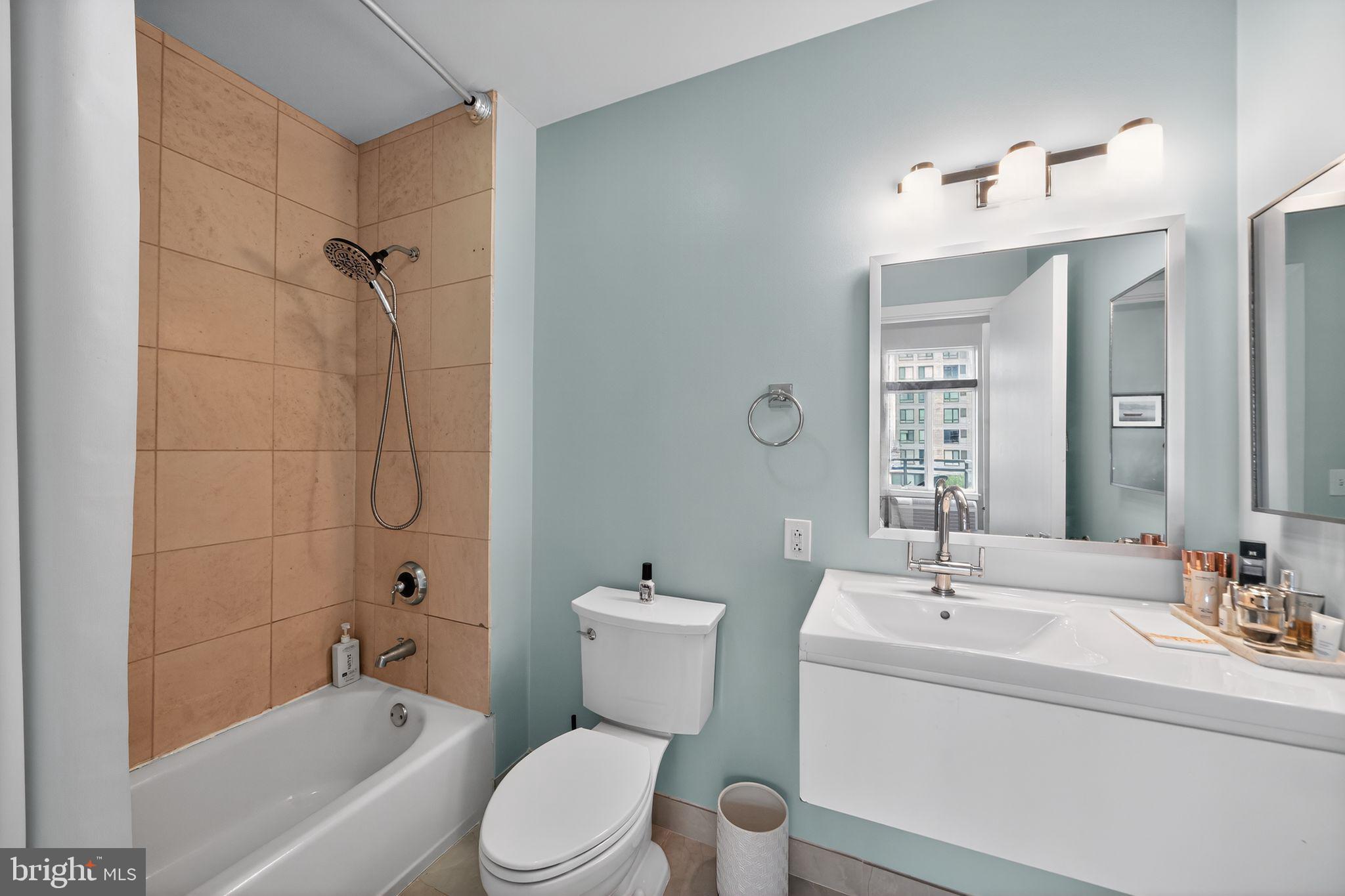 1900 Hamilton Street, Unit D15 Philadelphia, PA 19130 - Photo 18 of 51