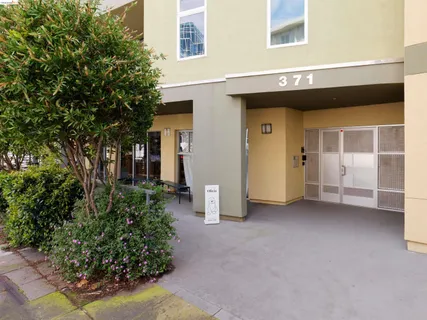 $415,000 | 371 30th Street, Unit 404, Oakland, CA 94609