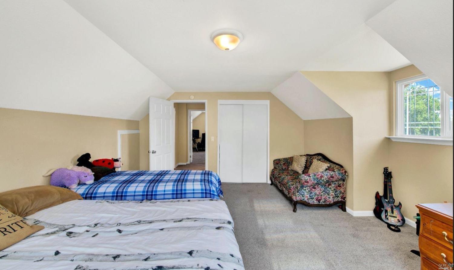 100 Arrowhead Court Vacaville, CA 95687 - Photo 25 of 40 a living room with furniture and wooden floor