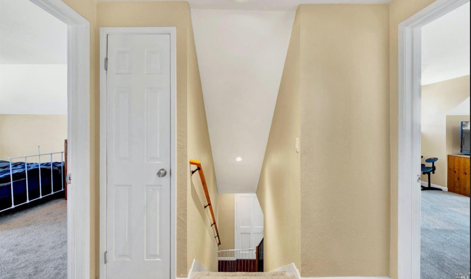 100 Arrowhead Court Vacaville, CA 95687 - Photo 26 of 40 a view of a hallway with wooden floor and entryway