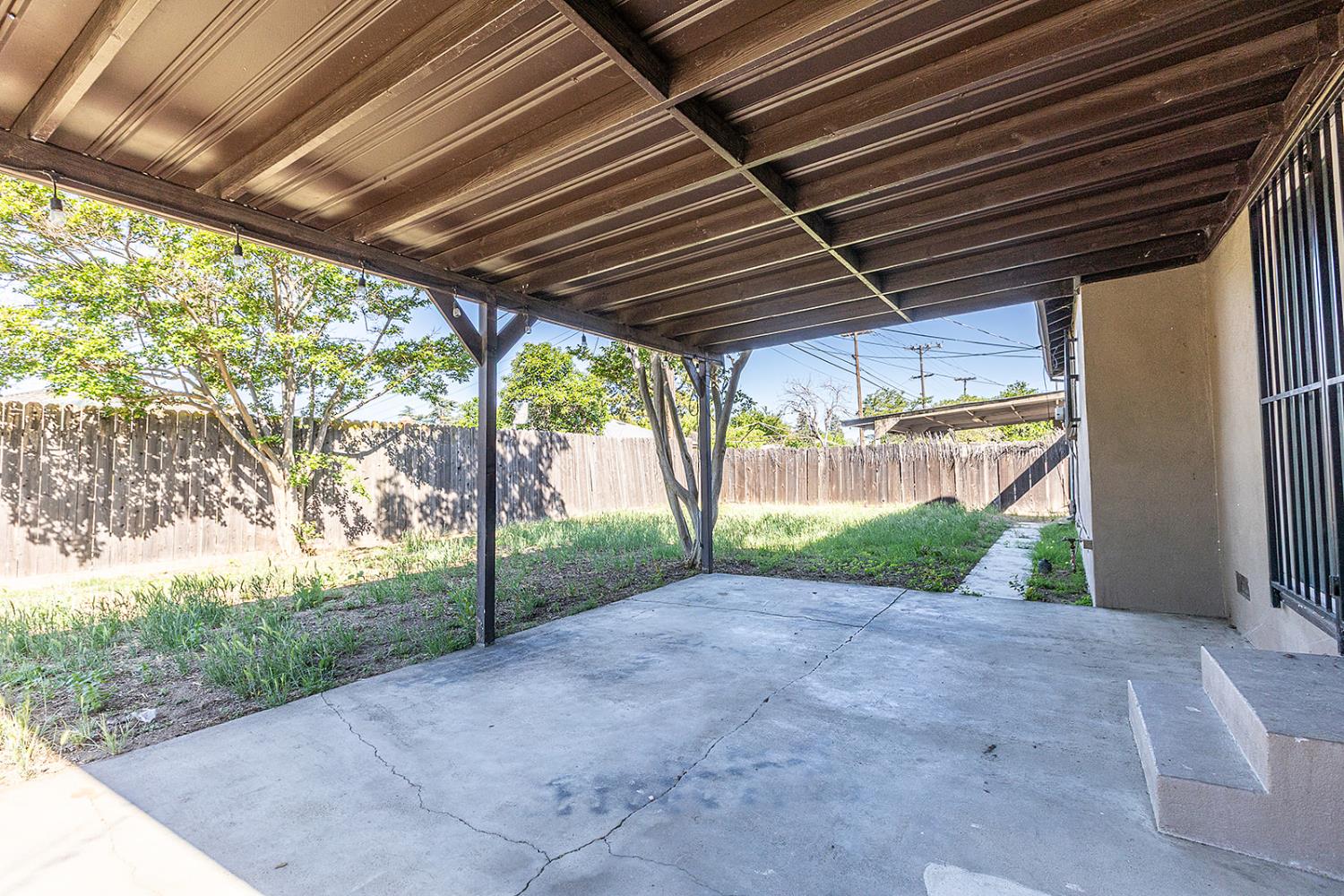 2105 Norman Way Modesto, CA 95350 - Photo 28 of 34 a view of backyard with green space