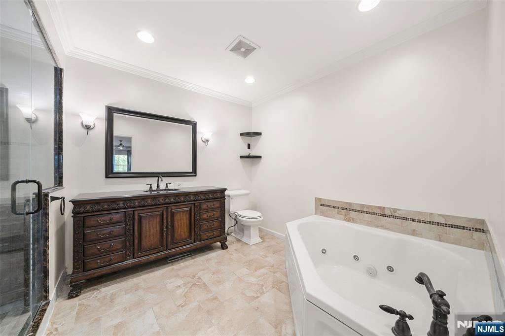 155 The Promenade Edgewater, NJ 07020 - Photo 16 of 26