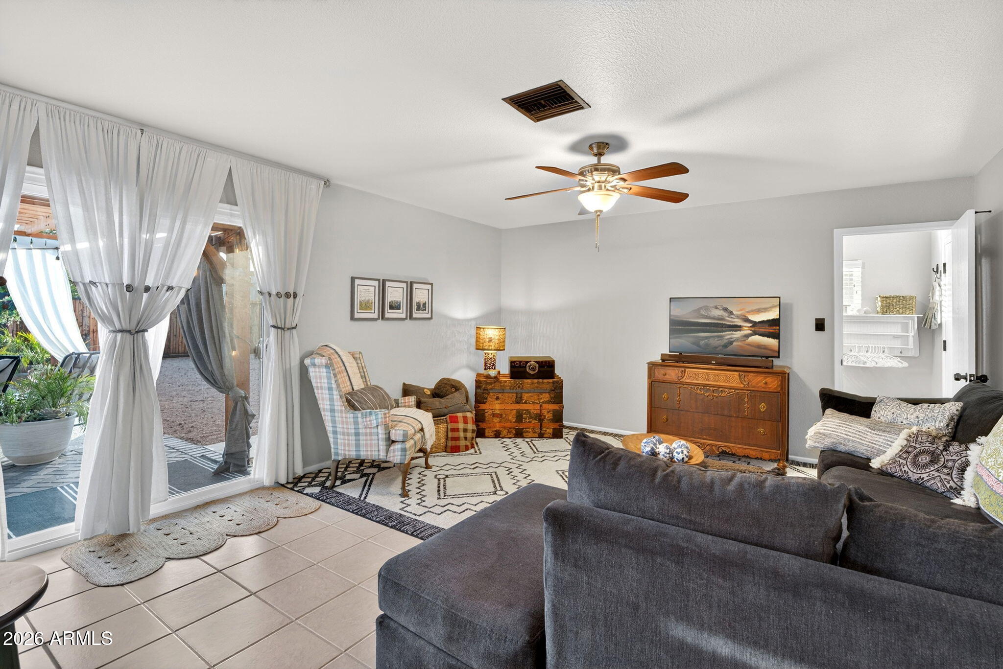 2512 South Evergreen Road Tempe, AZ 85282 - Photo 12 of 56 12-web-or-mls-025S Evergreen Rd