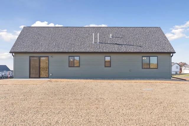 $372,900 | 484 Coyote Way, New Richmond, WI 54017