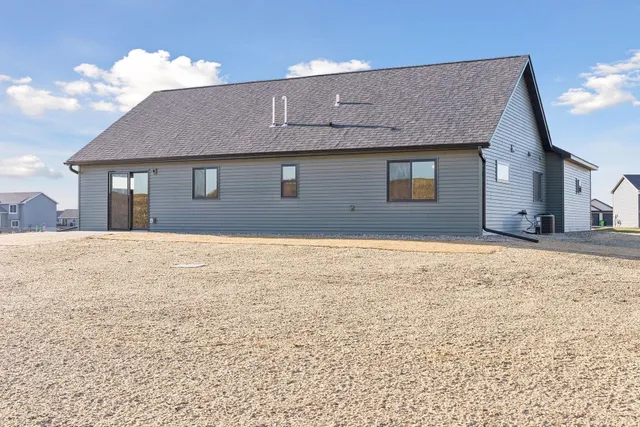 $372,900 | 484 Coyote Way, New Richmond, WI 54017