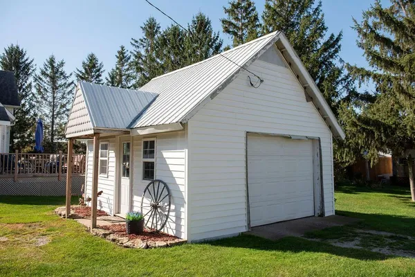 $325,000 | 114 Fillmore Street East, Wykoff, MN 55990