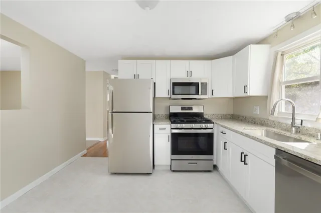 $259,900 | 622 Dry Bridge Road, North Kingstown, RI 02852