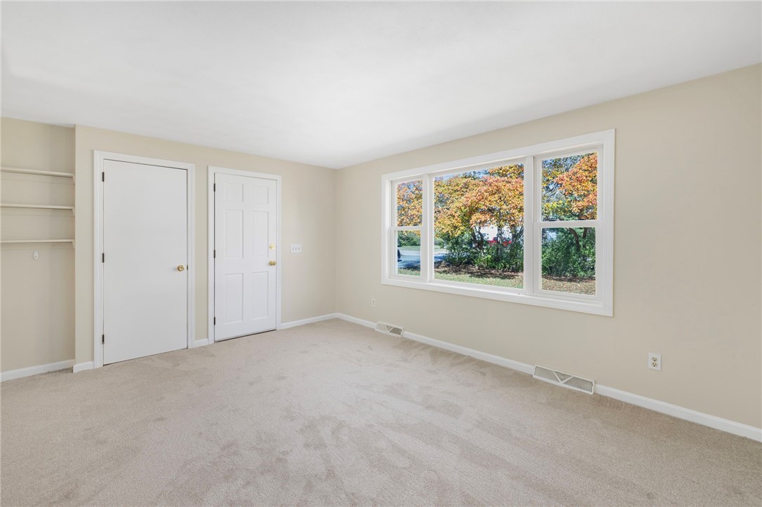 622 Dry Bridge Road North Kingstown, RI 02852 - Photo 6 of 14