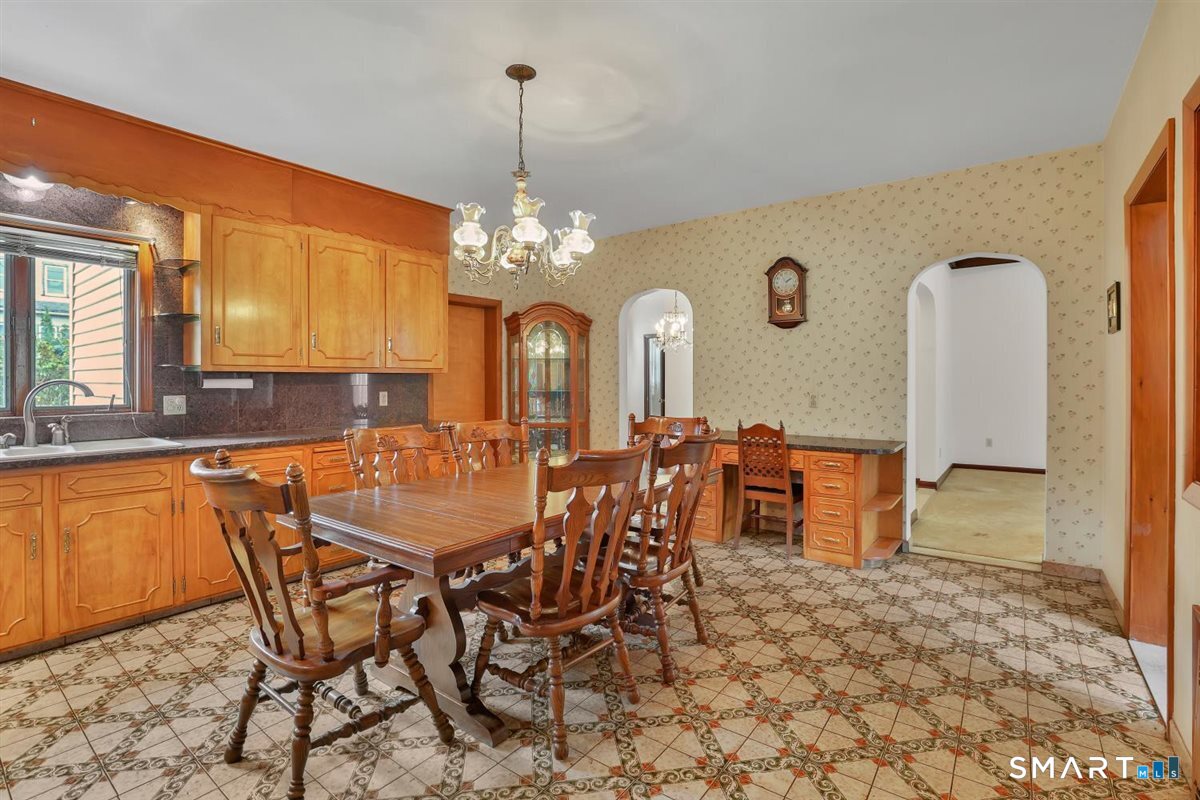 149 Spring Street Middletown, CT 06457 - Photo 12 of 32 Gallery Image 12