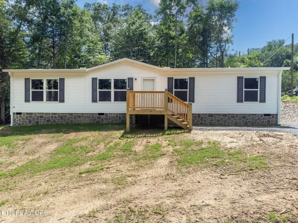 $249,900 | 135 Pinecrest Drive, Loudon, TN 37774