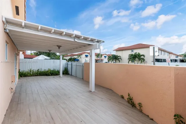 $3,200 | 2236 West 74th Place, Unit 9C, Hialeah, FL 33016