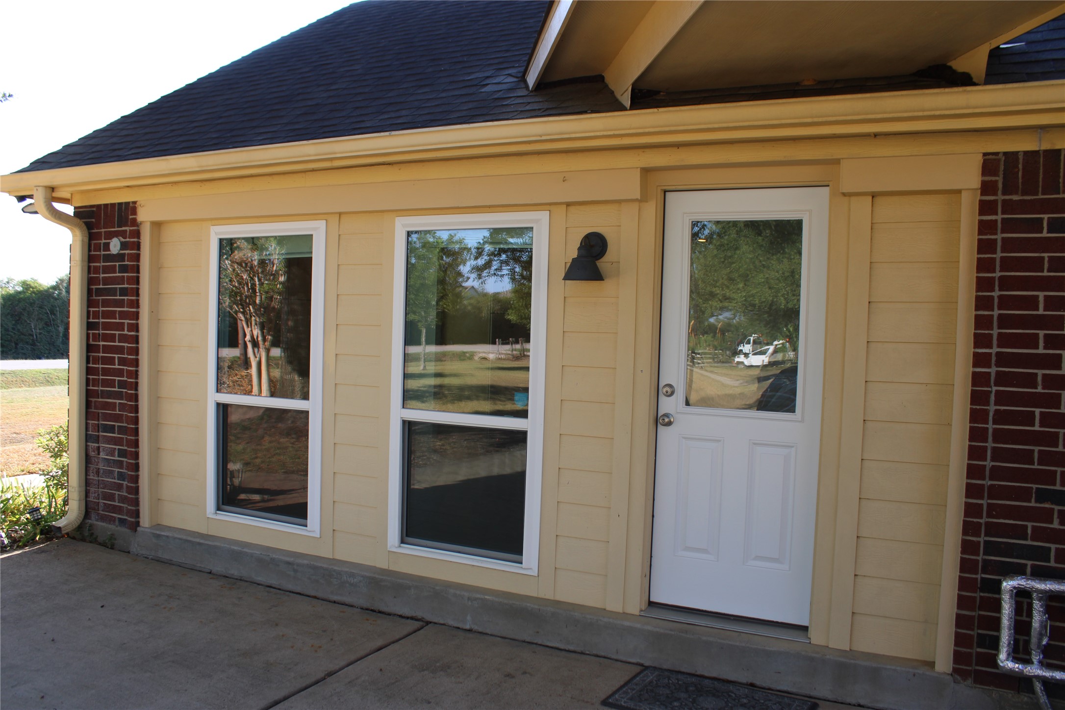 25730 Beckendorff Road Katy, TX 77493 - Photo 5 of 18 Office/Side Entrance