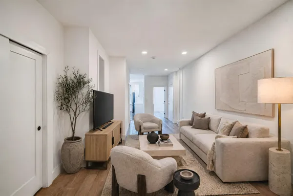 $4,600 | 206 Bloomfield Street, Unit 5, Hoboken, NJ 07030
