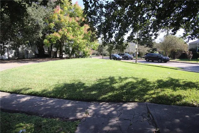 $875 | 7215 South Claiborne Avenue, Unit D, New Orleans, LA 70125