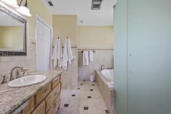 $7,000 | 1925 Coral Gardens Drive, Wilton Manors, FL 33306