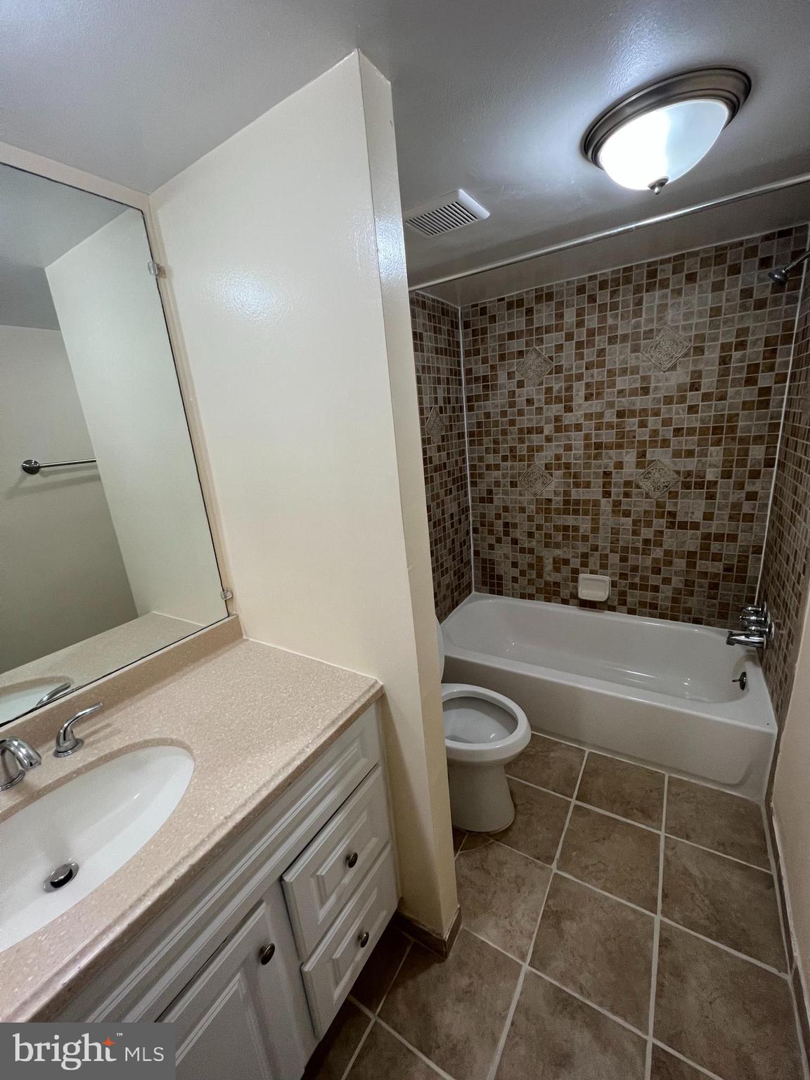 8451 Greenbelt Road, Unit 8451202 Greenbelt, MD 20770 - Photo 5 of 10