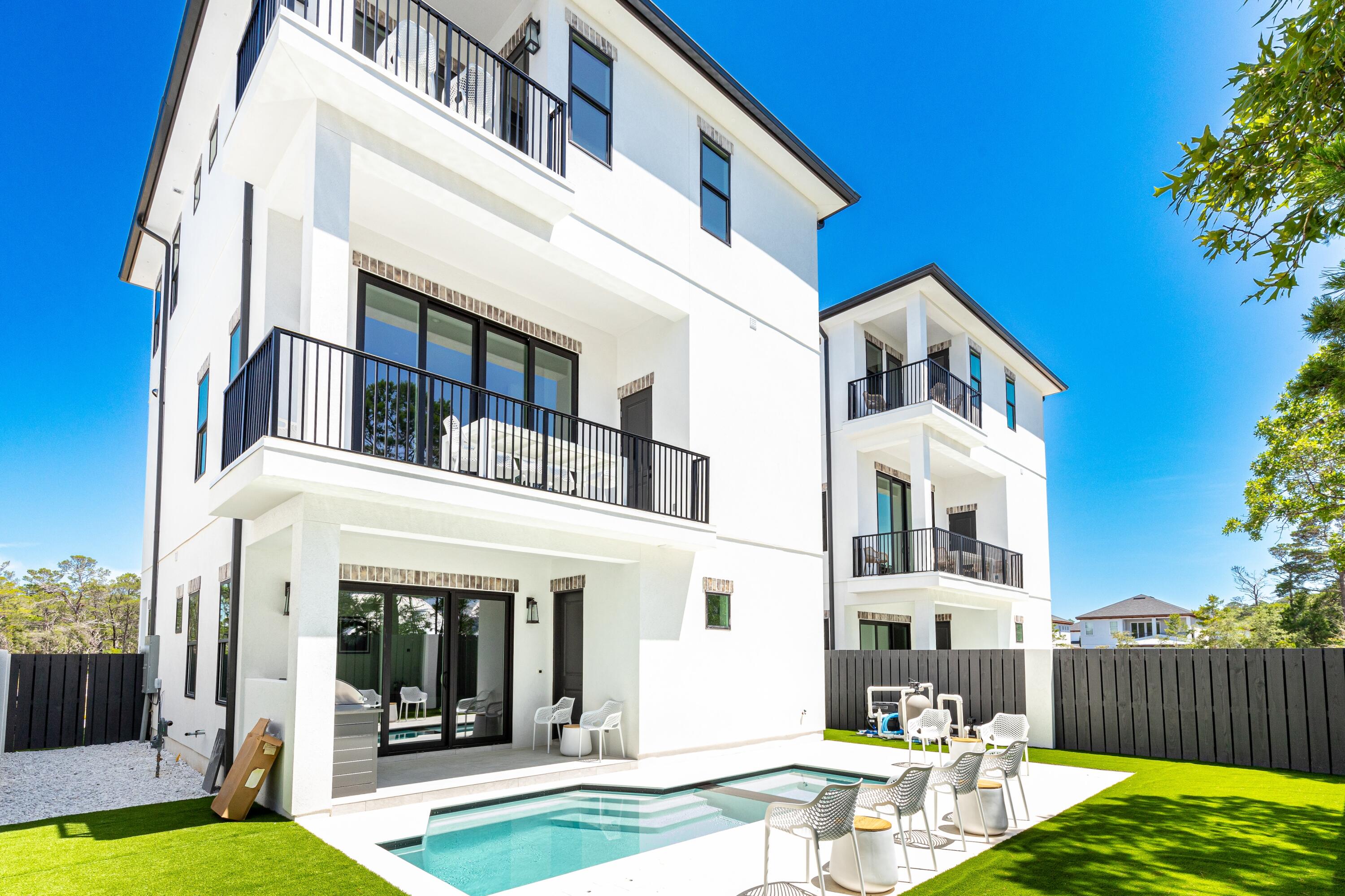 20 Seacroft Exterior-25