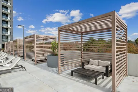 a view of entryway with patio