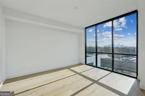 a view of empty room with window